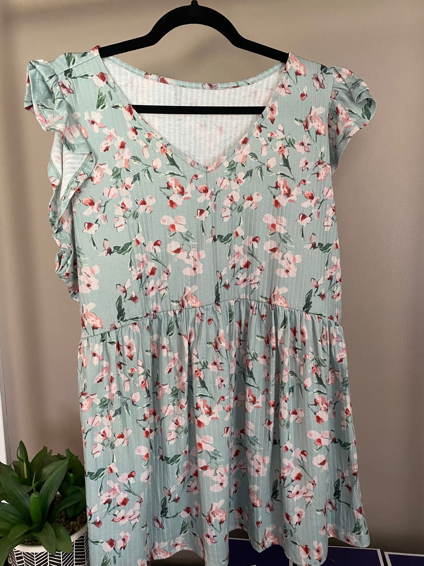 Kaylynn Mitchell — 2X, Sage floral babydoll top
