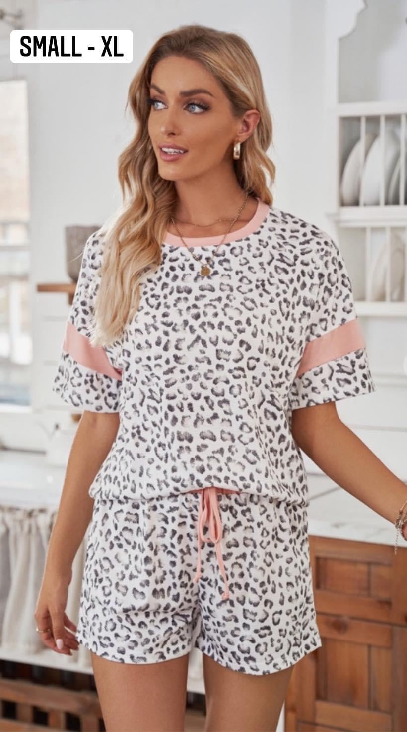 Kenzie Higgs — Medium, grey/pink, shorts lounge set