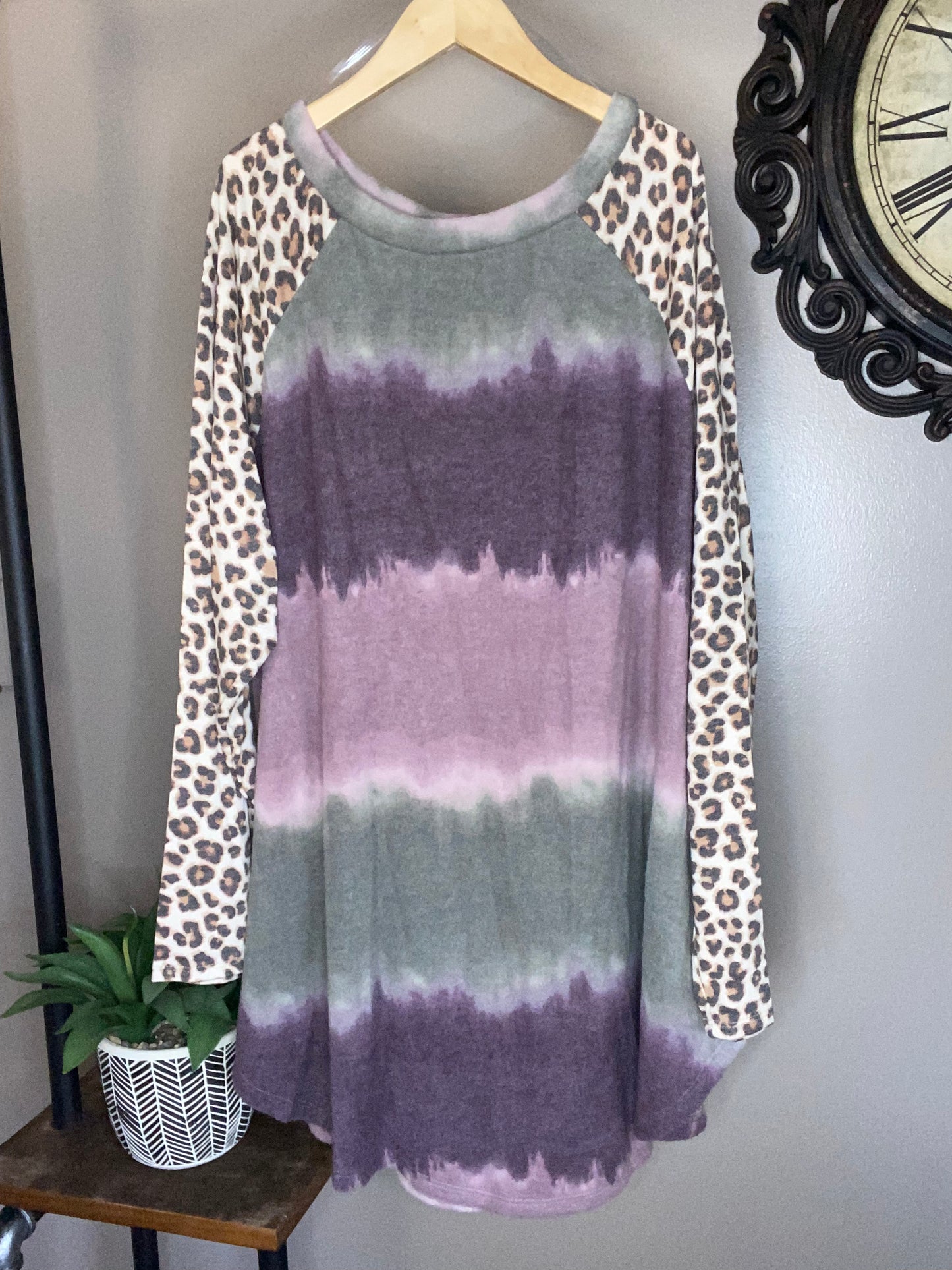 Leah Stinson — 3X, ombré/leopard tunic
