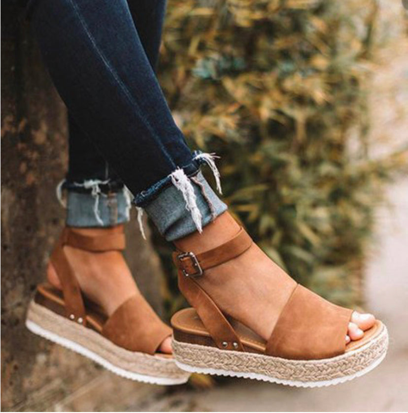 Diana K. Marshall — Size 7.5 Tan espadrilles