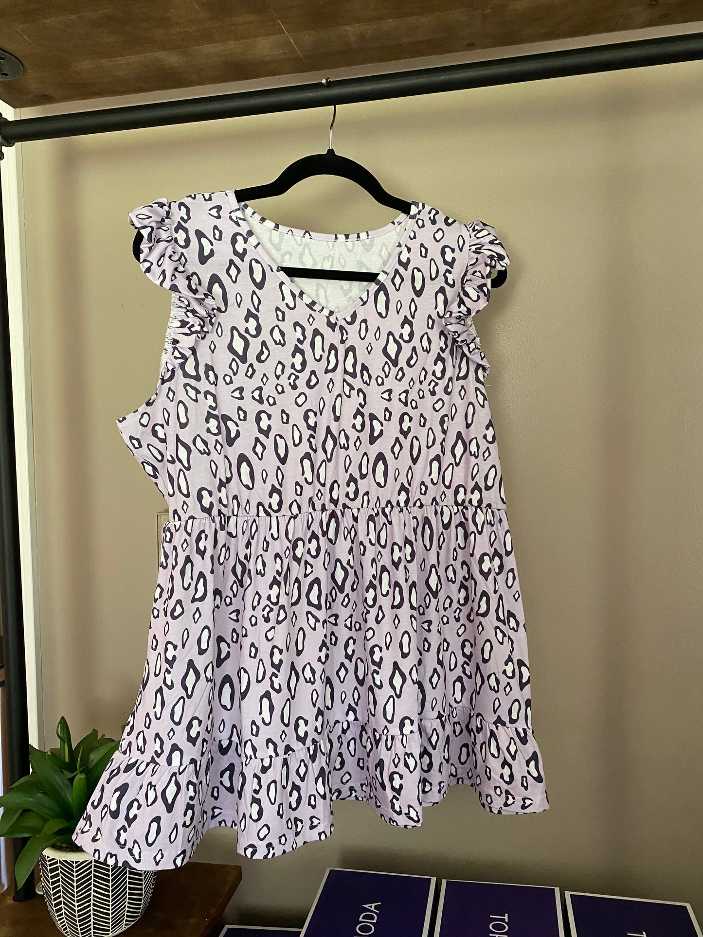 Lori Schroeder Cusick — 2X, lavender leopard baby doll top