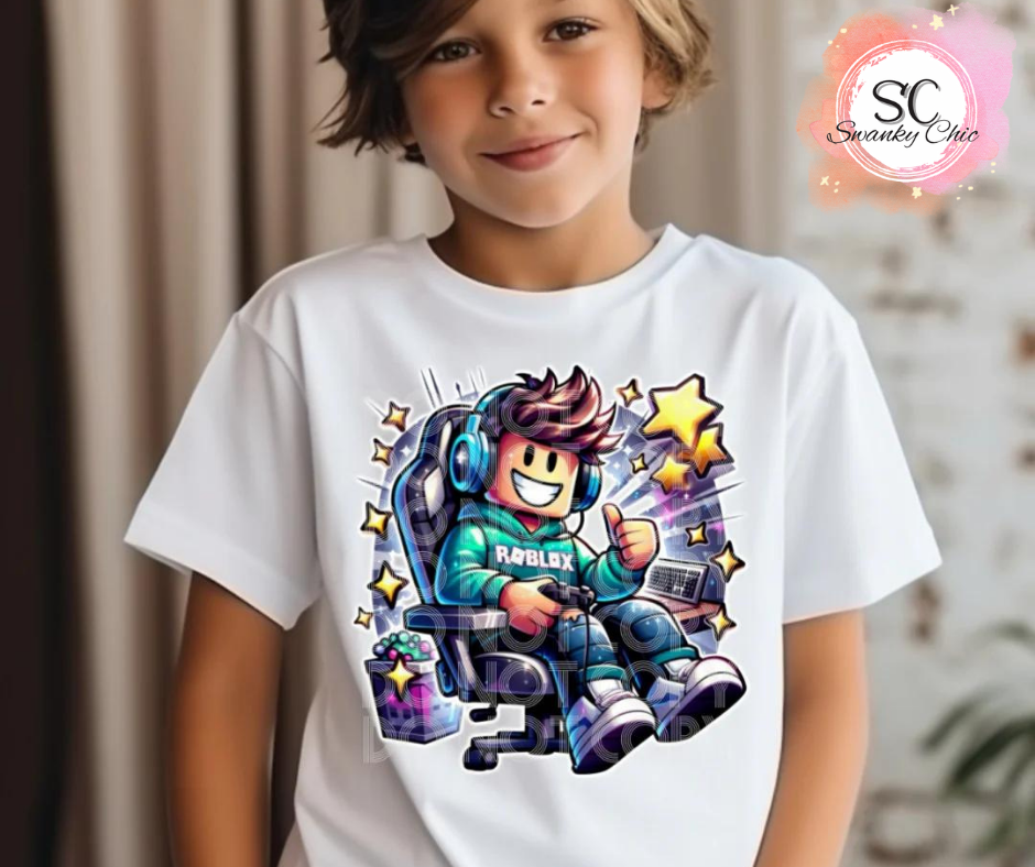 Courtney Byrd — Roblox: Youth Small, crewneck tee