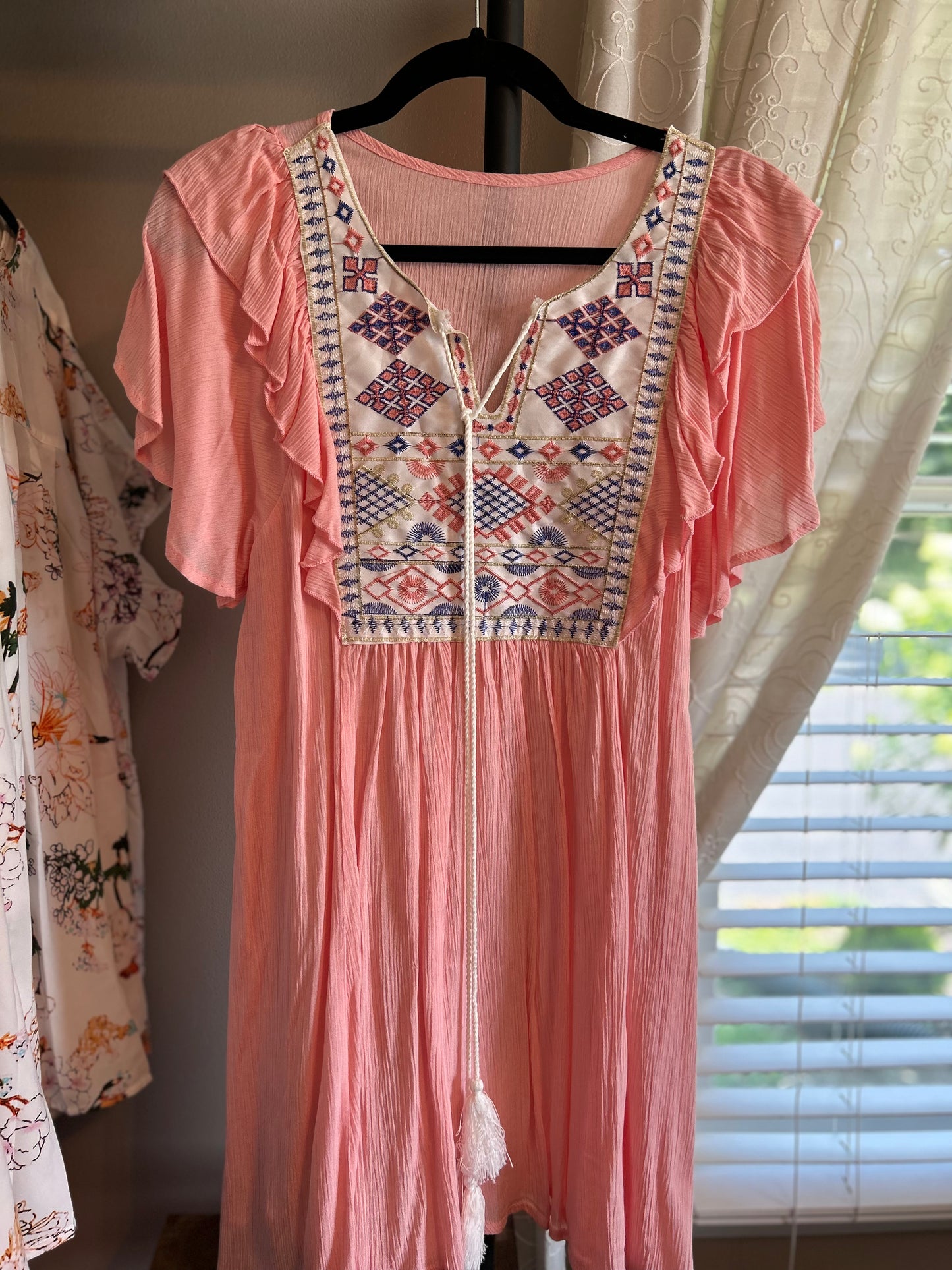 Vanessa Hale Pearson — Medium, light pink embroidered tunic