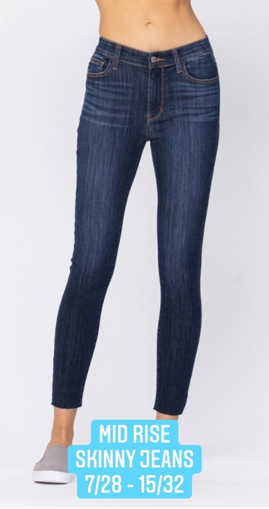 Shannen Carter — 9/29 Judy Blue, dark wash skinny jeans