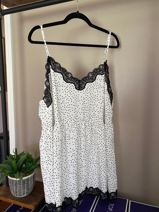 Stacy Manter Alexander — 2X, white/black lace cami
